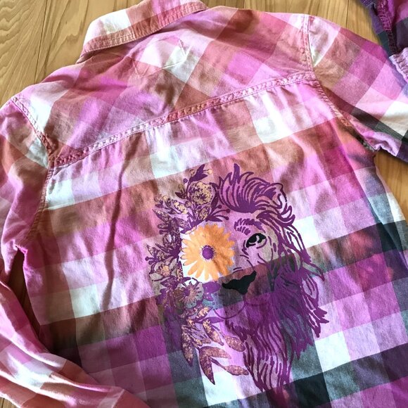 Bleached Flannel Shirt, Size Small Petite:  Upcycled Painted Fancy Lion - Picture 12 of 13